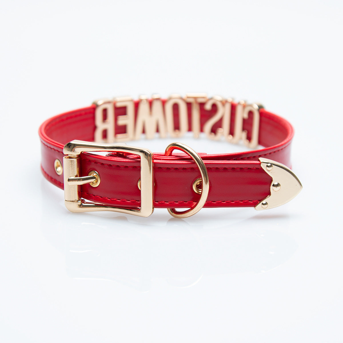 Collier en cuir à motifs