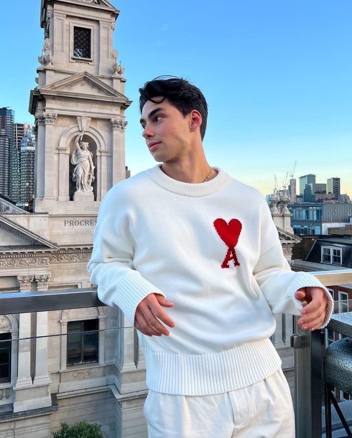 Pull Cœur Classique