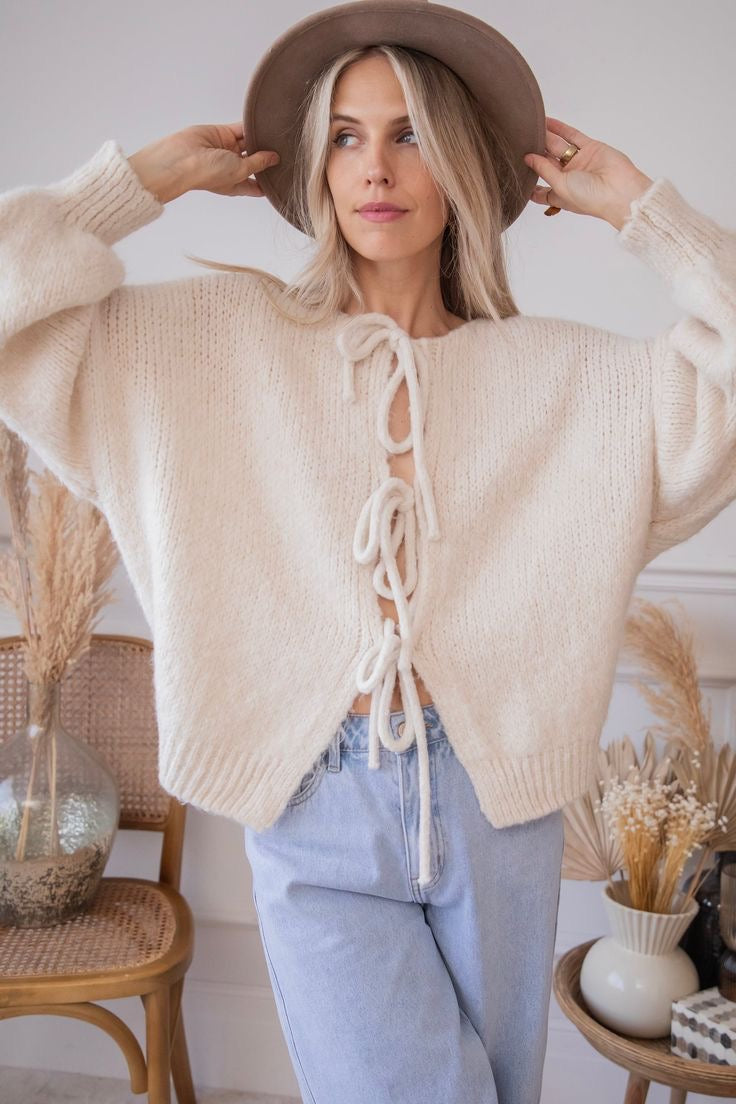 Cardigan à nœud charmant | Délice chic et douillet