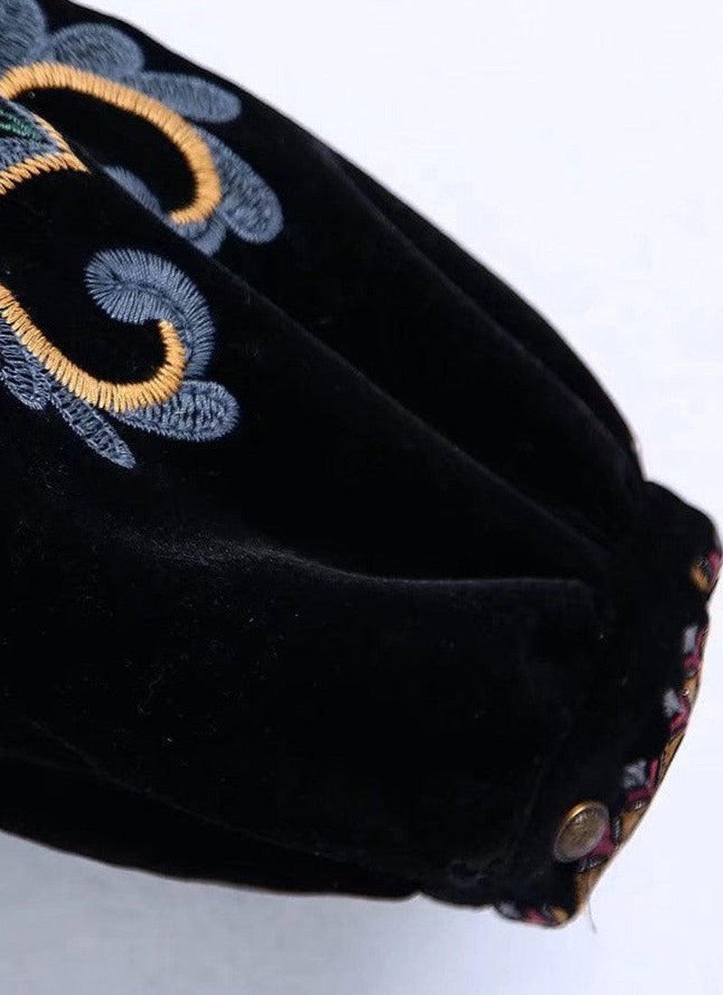 Short Open Blazer Made of Embroidered Velvet with Long Sleeves | Emiliana SOLANORDI Jackets