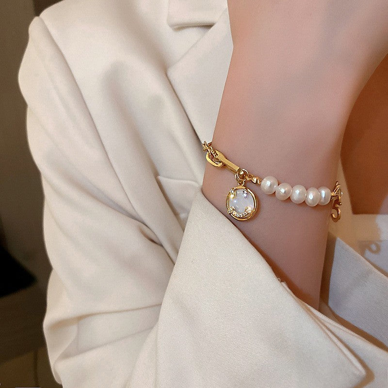 Bracelet en perles d'eau douce minimaliste pour femmes