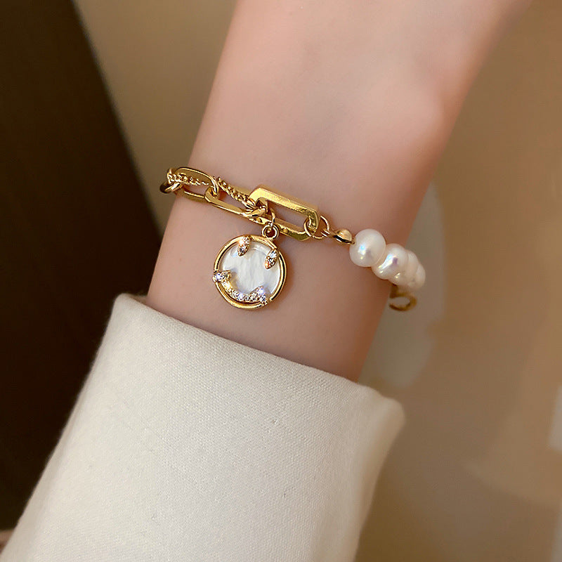 Bracelet en perles d'eau douce minimaliste pour femmes
