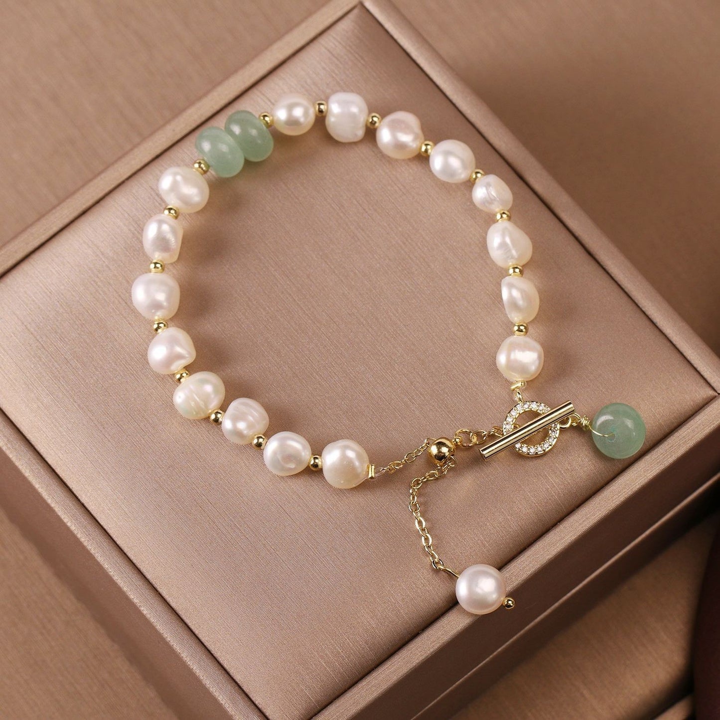 Bracelet en perles d'eau douce minimaliste pour femmes