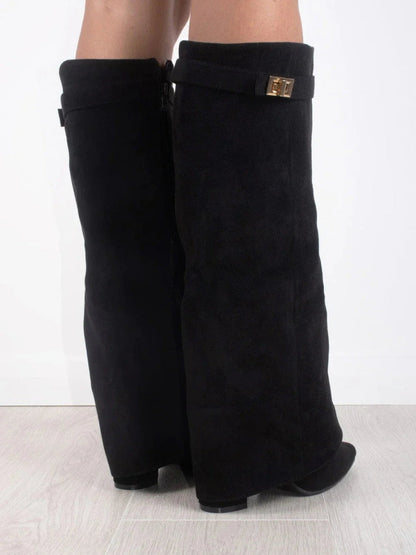 Sola SharkBoots | Bottes élégantes pour femmes en daim de haute qualité avec fermetures dorées